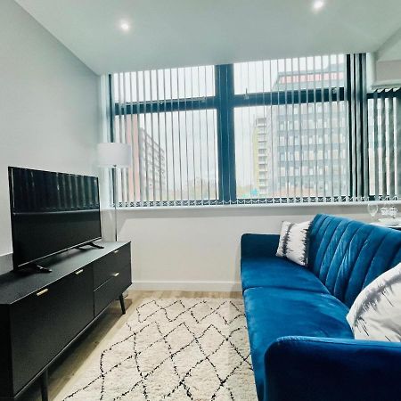 Lovely Studio Apartment With Free Parking Included! Manchester Exterior photo