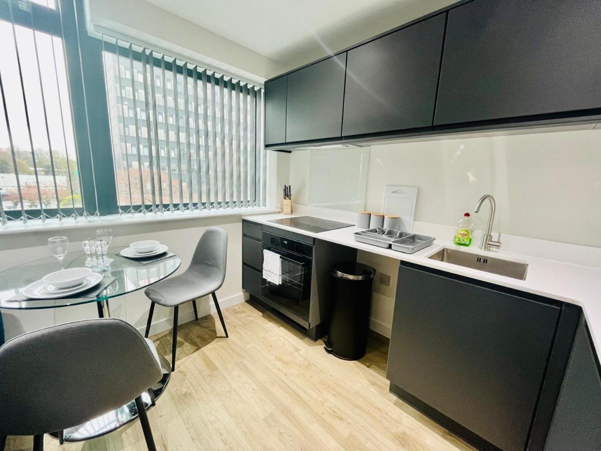 Lovely Studio Apartment With Free Parking Included! Manchester Exterior photo