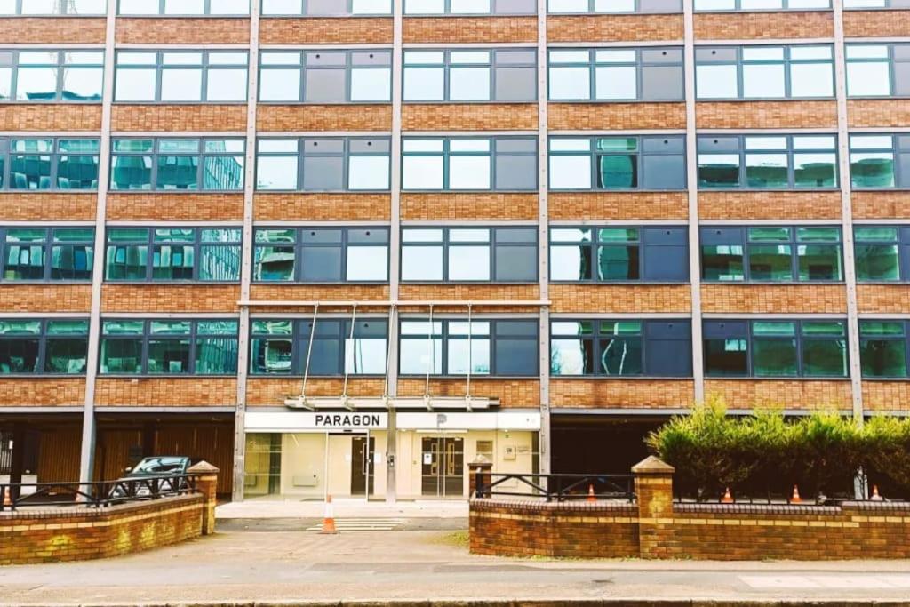 Lovely Studio Apartment With Free Parking Included! Manchester Exterior photo
